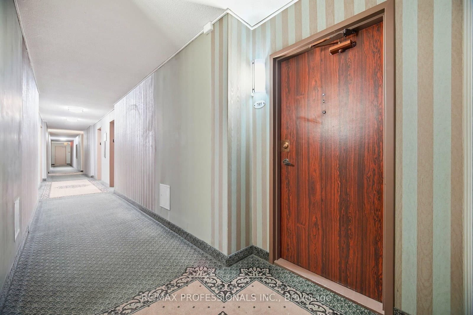 299 Mill Road, Unit 705 thumbnail 7
