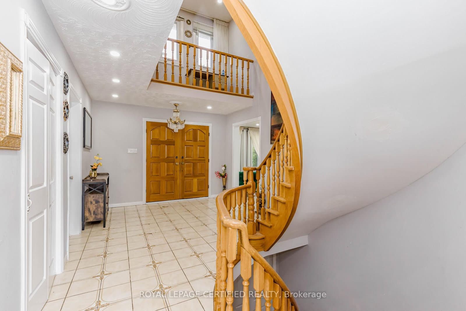 28 Walker Road E thumbnail 15