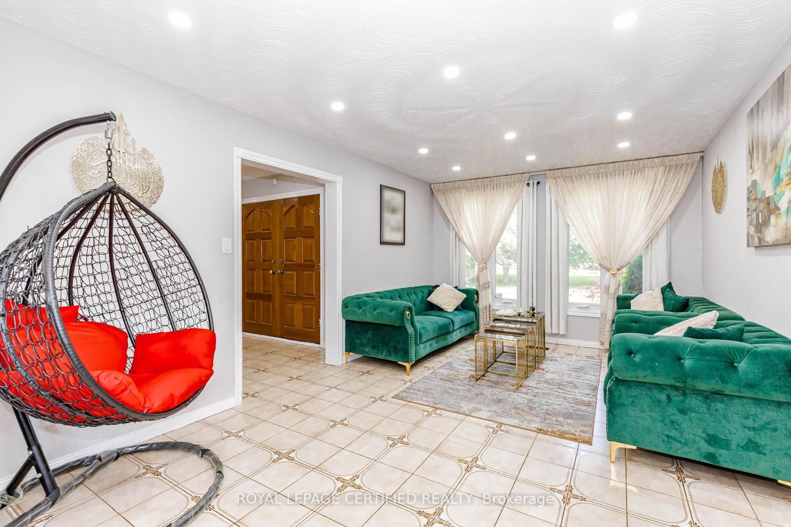 28 Walker Road E thumbnail 16