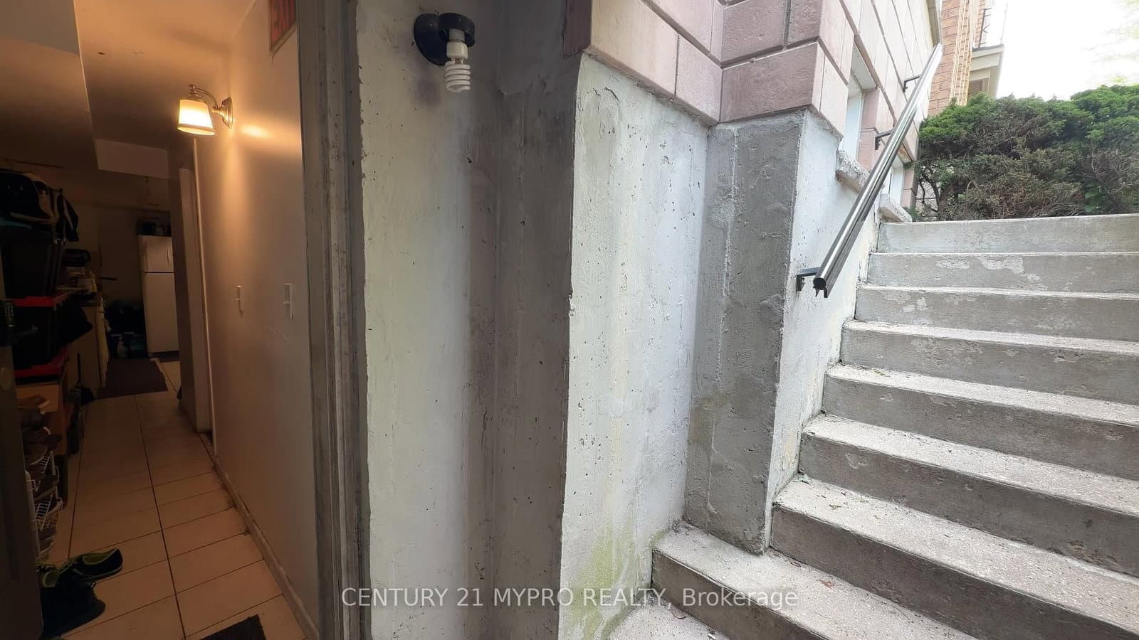 369 Assiniboine Road thumbnail 32