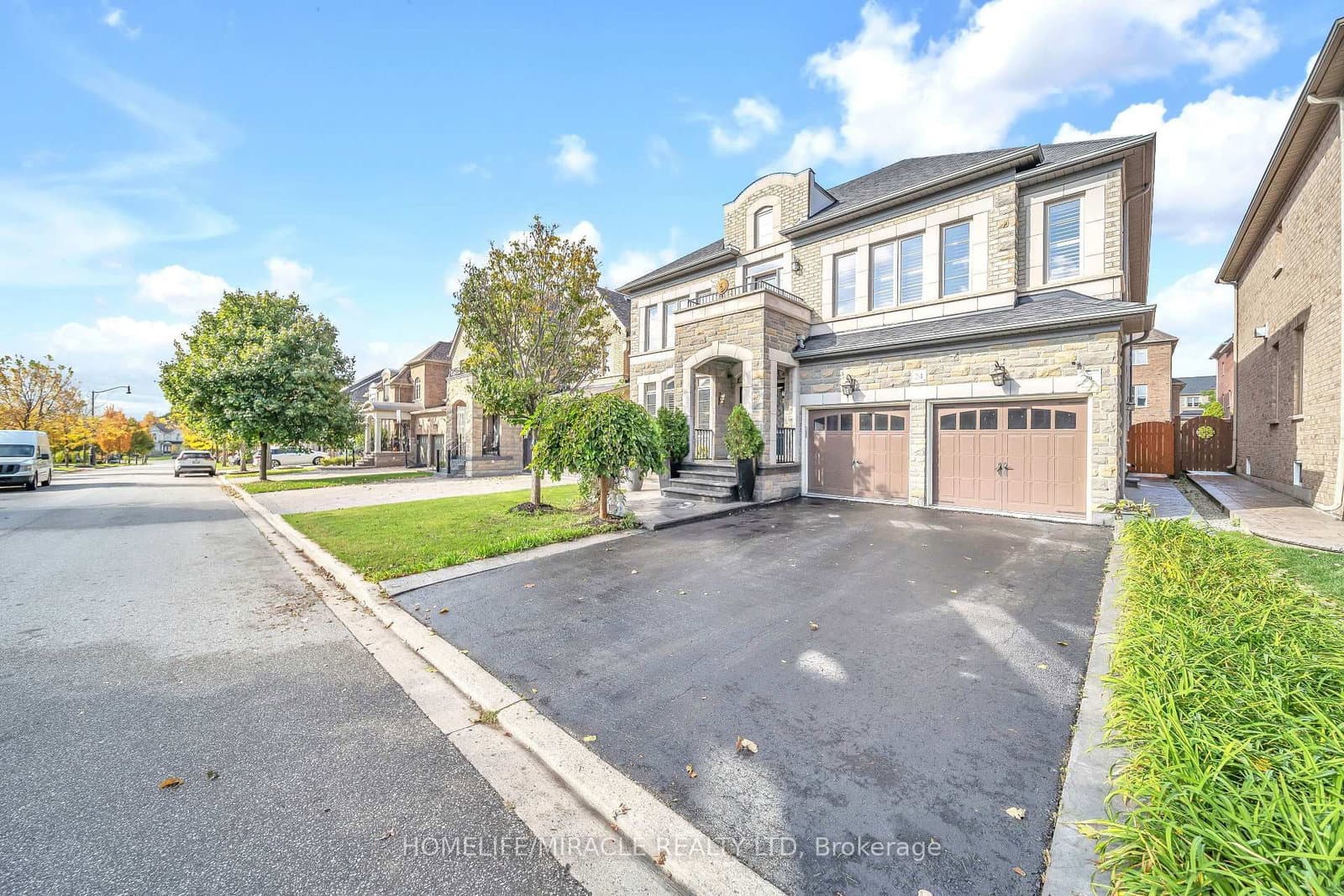 24 Haywood Drive thumbnail 3