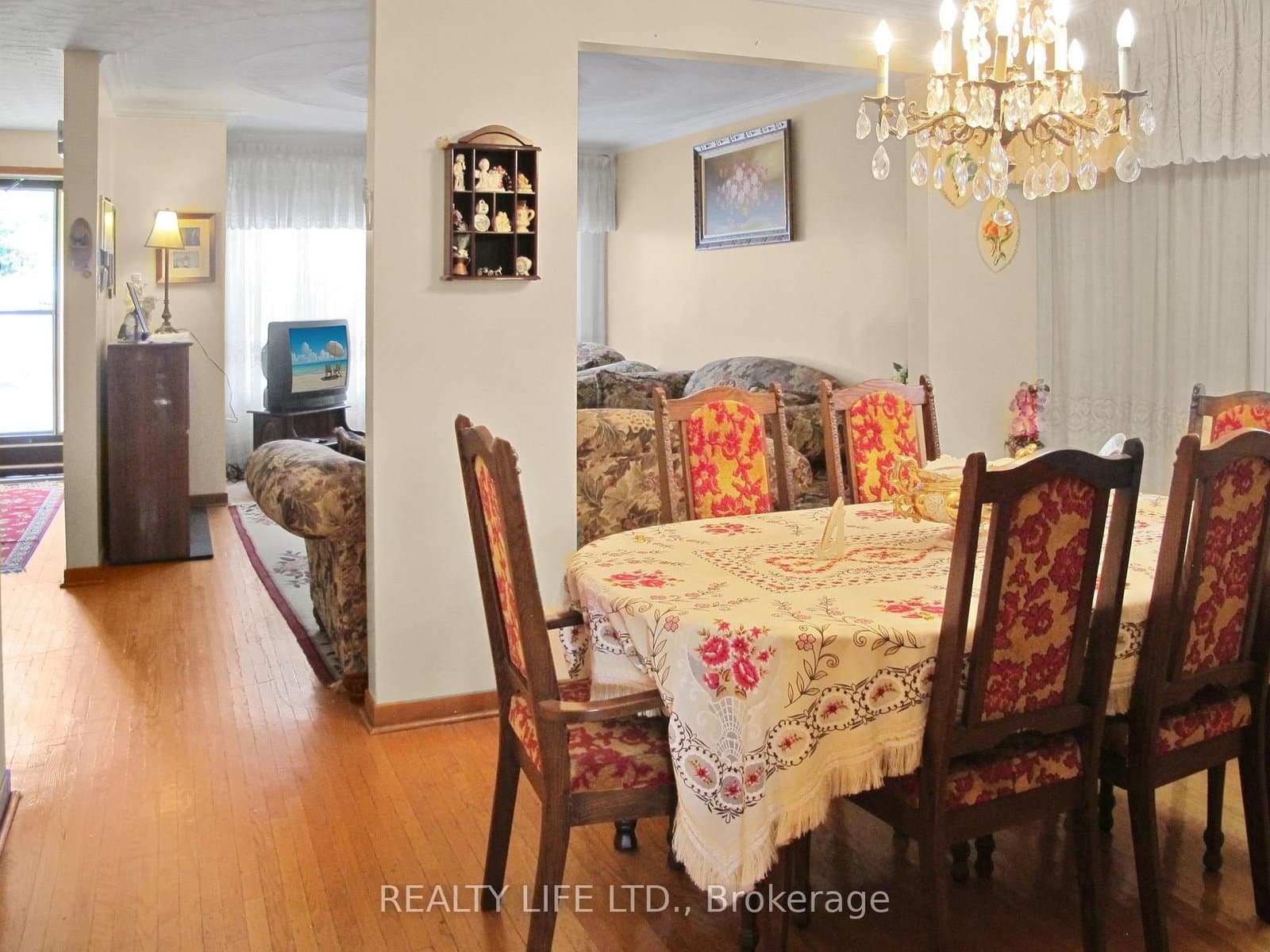 61 Cameron Avenue thumbnail 9