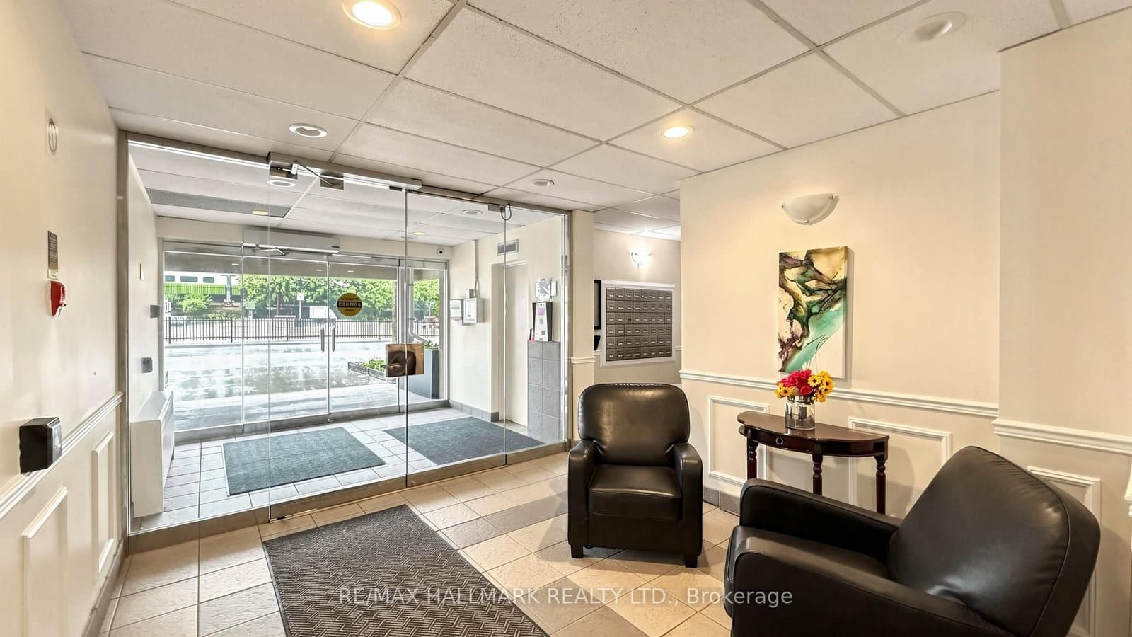 49 Queen Street E, Unit 402 thumbnail 3