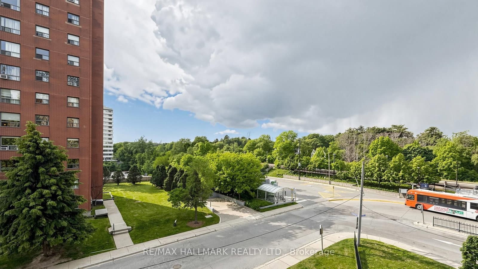 49 Queen Street E, Unit 402 thumbnail 43