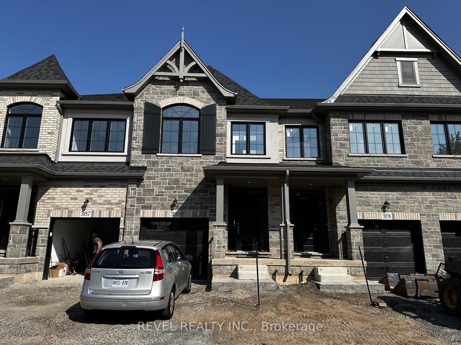 3191 Maplehill Drive thumbnail 2
