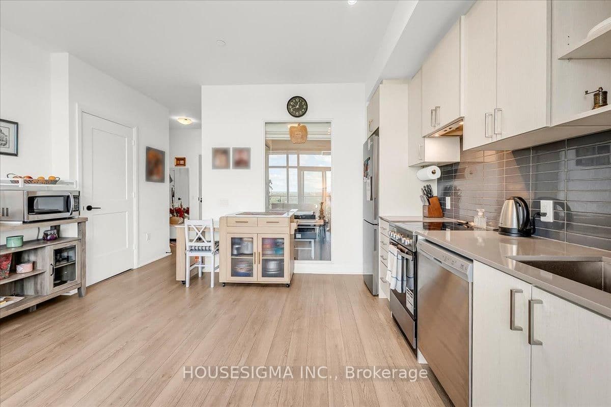 50 George Butchart Drive, Unit 1006 thumbnail 13