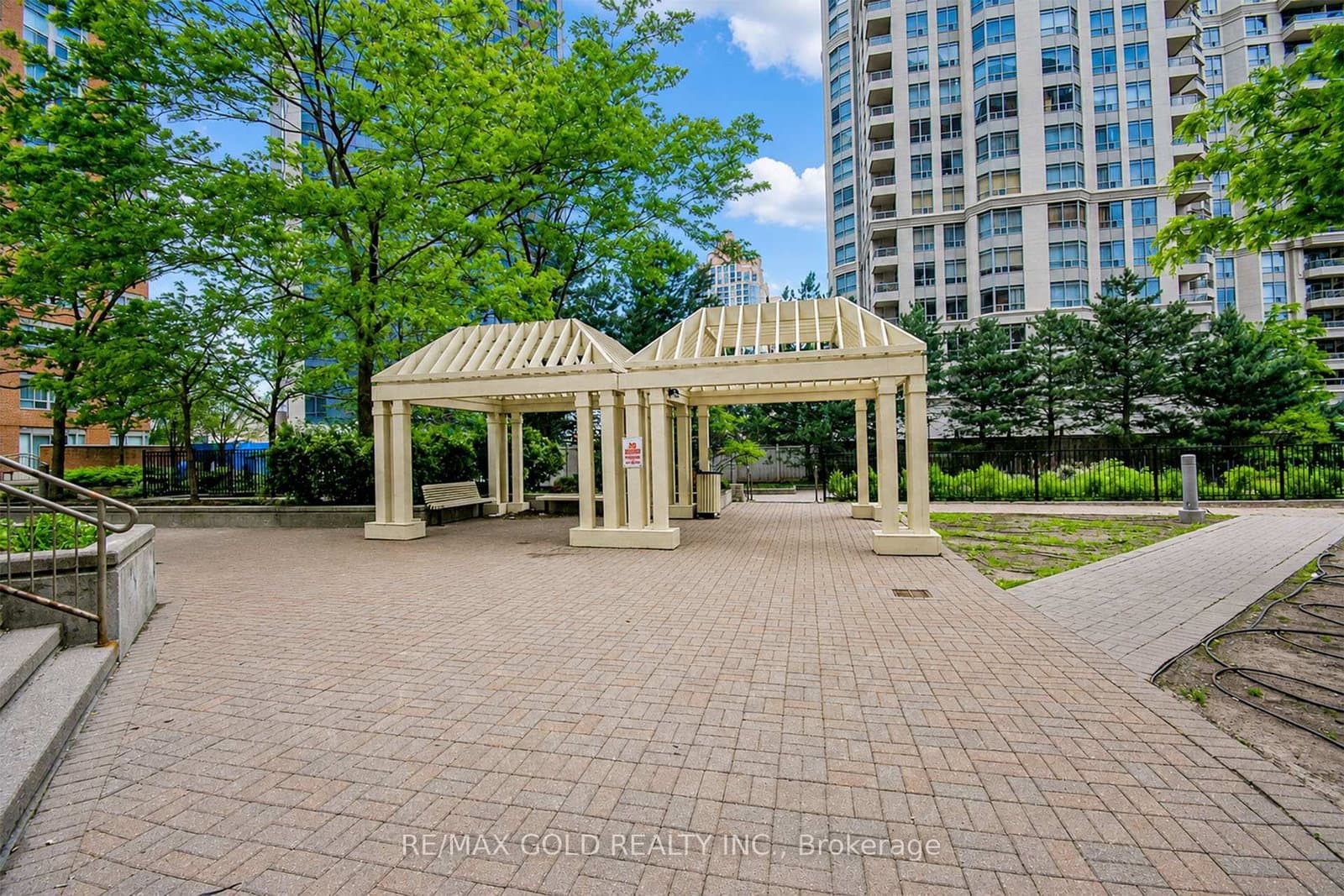 #PH 201 - 325 Webb Drive