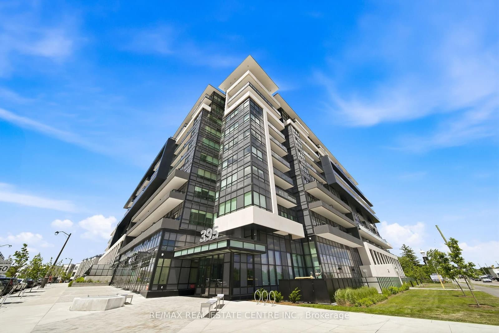 395 Dundas Street W, Unit 221 - Image 1