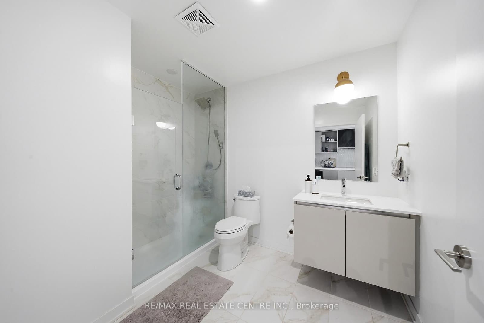 395 Dundas Street W, Unit 221 thumbnail 10