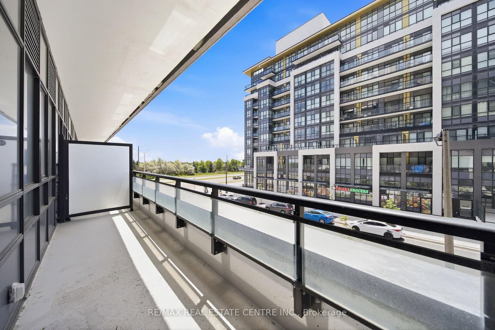 395 Dundas Street W, Unit 221 thumbnail 13