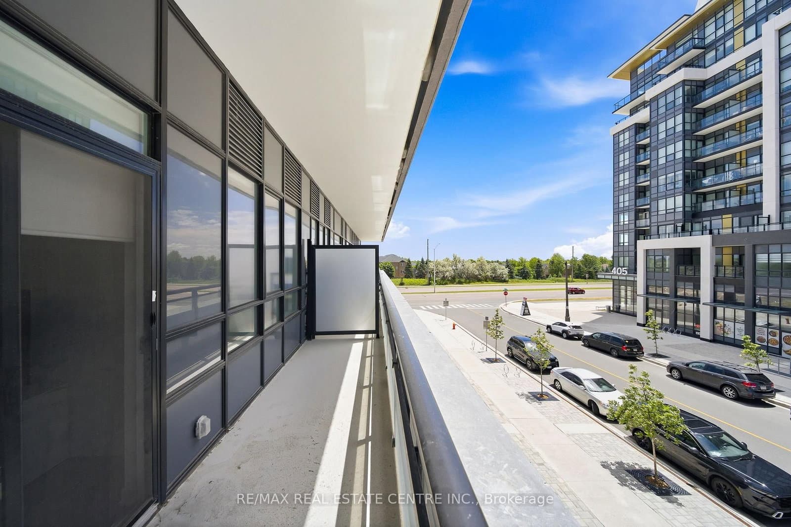 395 Dundas Street W, Unit 221 thumbnail 14