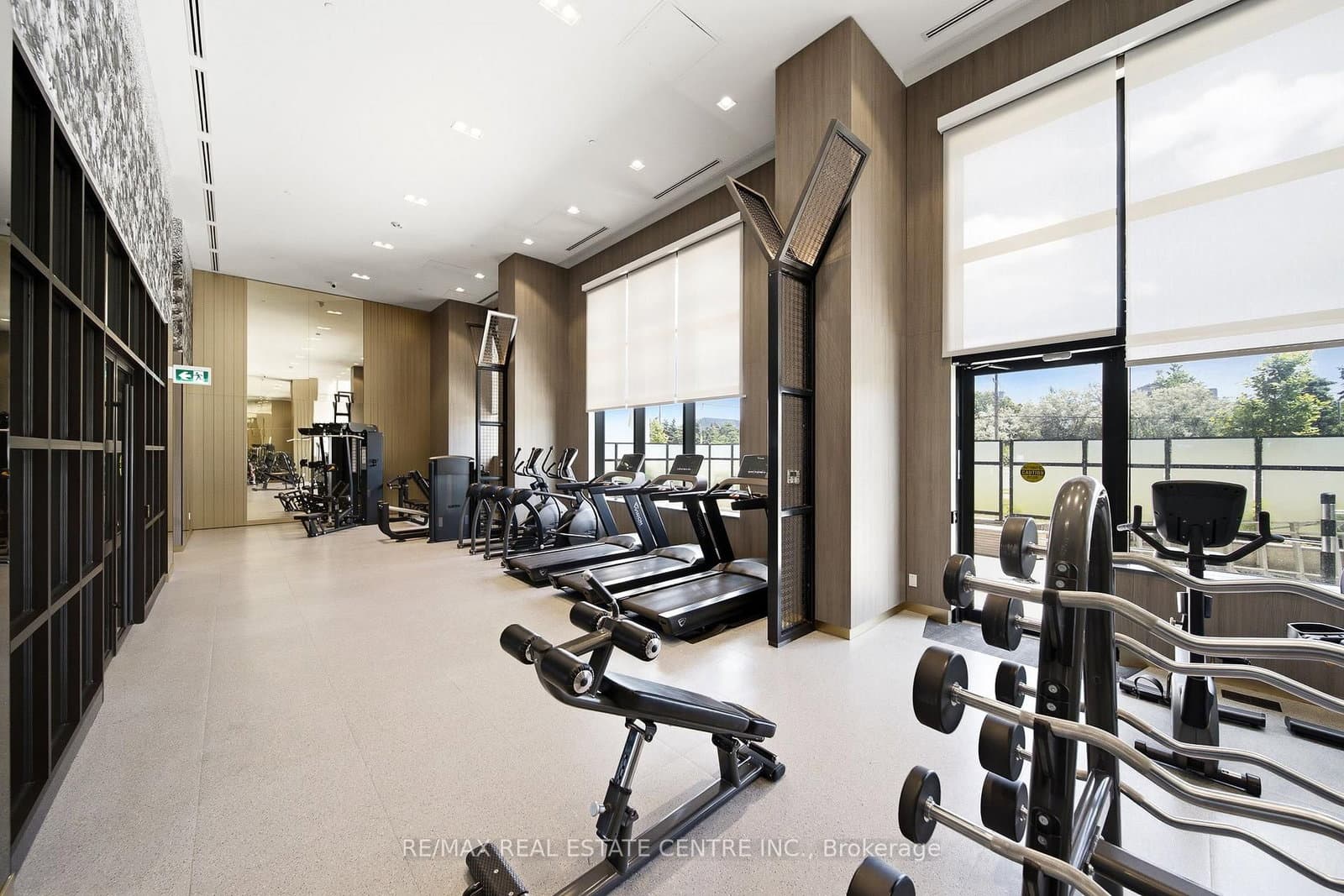395 Dundas Street W, Unit 221 thumbnail 21
