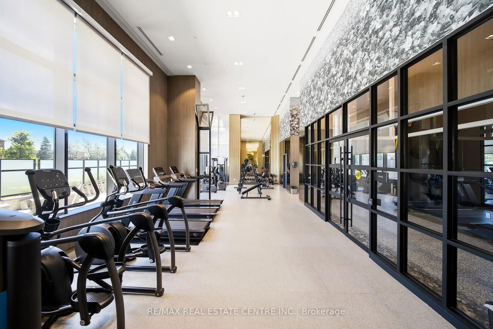 395 Dundas Street W, Unit 221 thumbnail 22