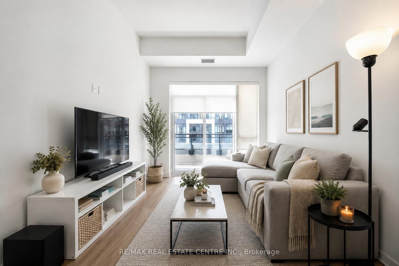 395 Dundas Street W, Unit 221 thumbnail 5
