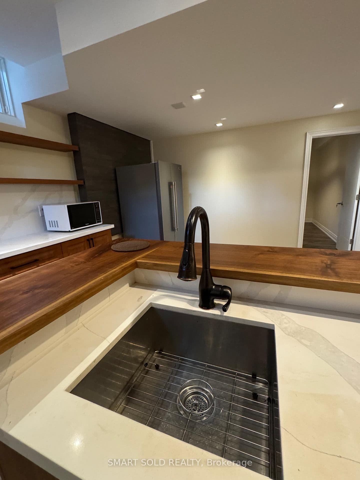 2374 Robmar Drive thumbnail 4