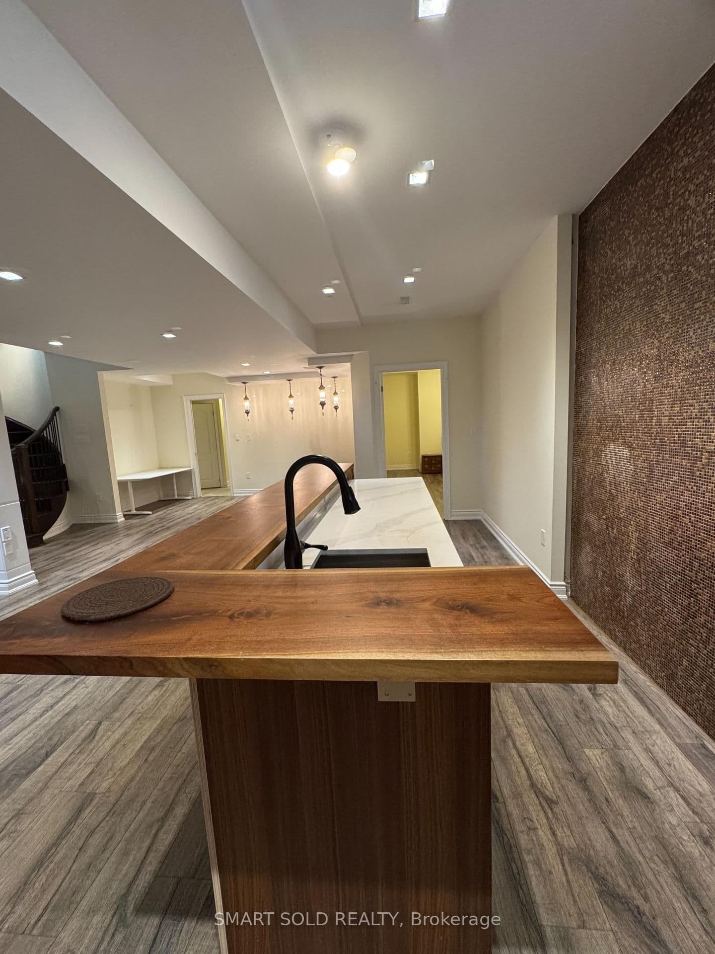 2374 Robmar Drive thumbnail 5