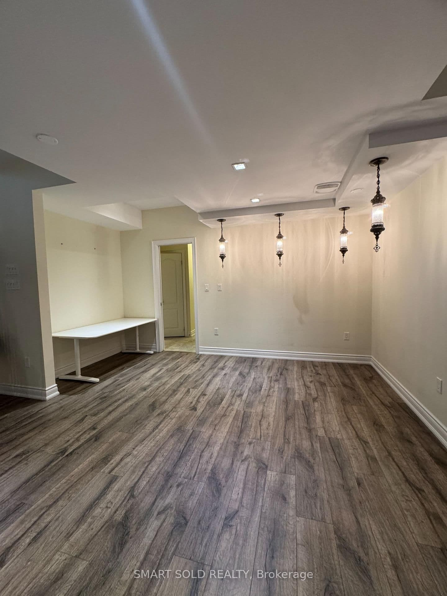 2374 Robmar Drive thumbnail 9