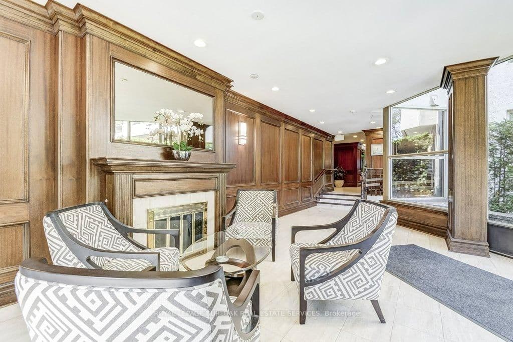 1201 North Shore Boulevard E, Unit 706 thumbnail 2