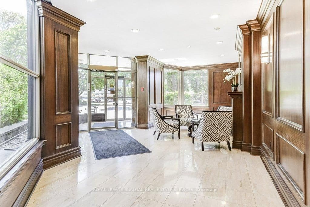 1201 North Shore Boulevard E, Unit 706 thumbnail 3