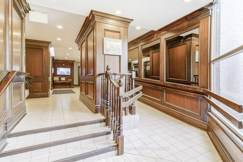 1201 North Shore Boulevard E, Unit 706 thumbnail 4