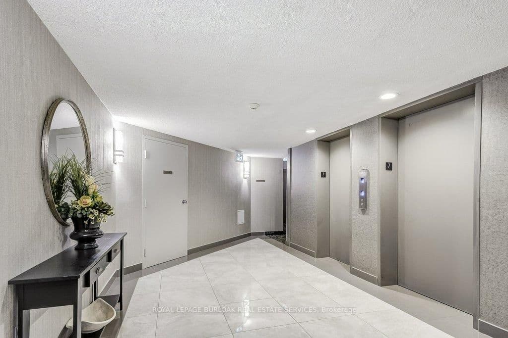 1201 North Shore Boulevard E, Unit 706 thumbnail 6