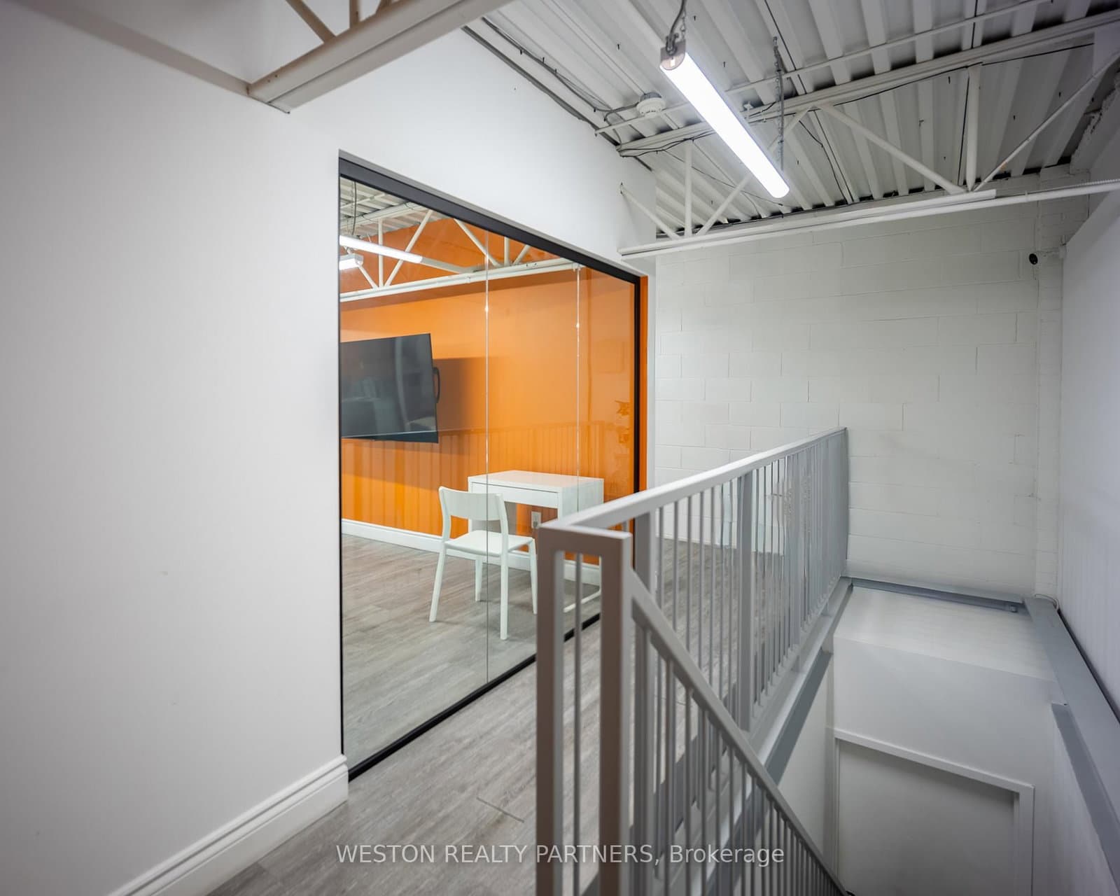 240 Bartor Road, Unit 8 thumbnail 32