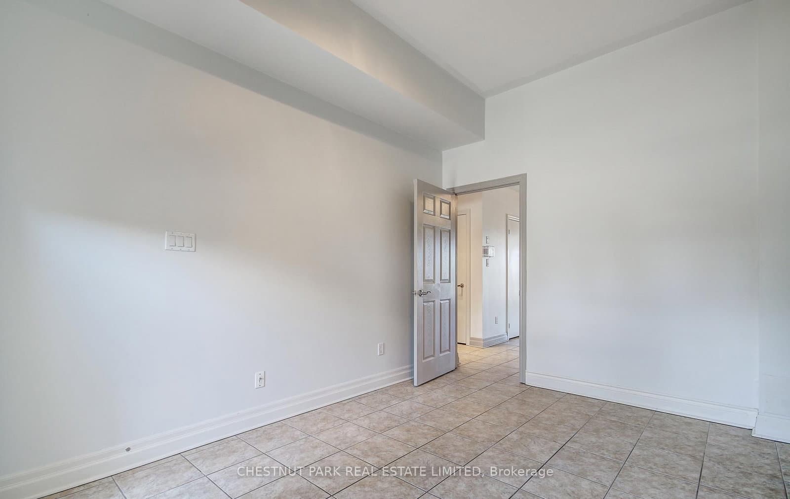 885 Lakeshore Road E, Unit 5 thumbnail 17