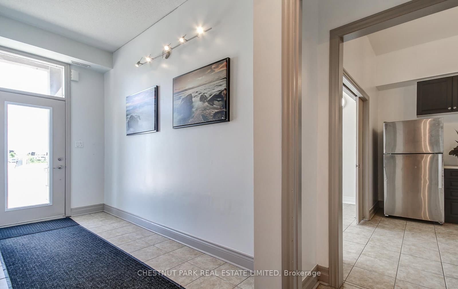 885 Lakeshore Road E, Unit 5 thumbnail 3