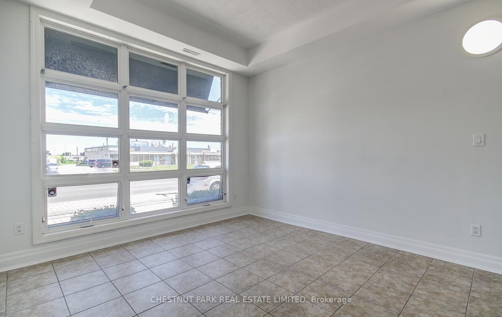 885 Lakeshore Road E, Unit 5 thumbnail 8