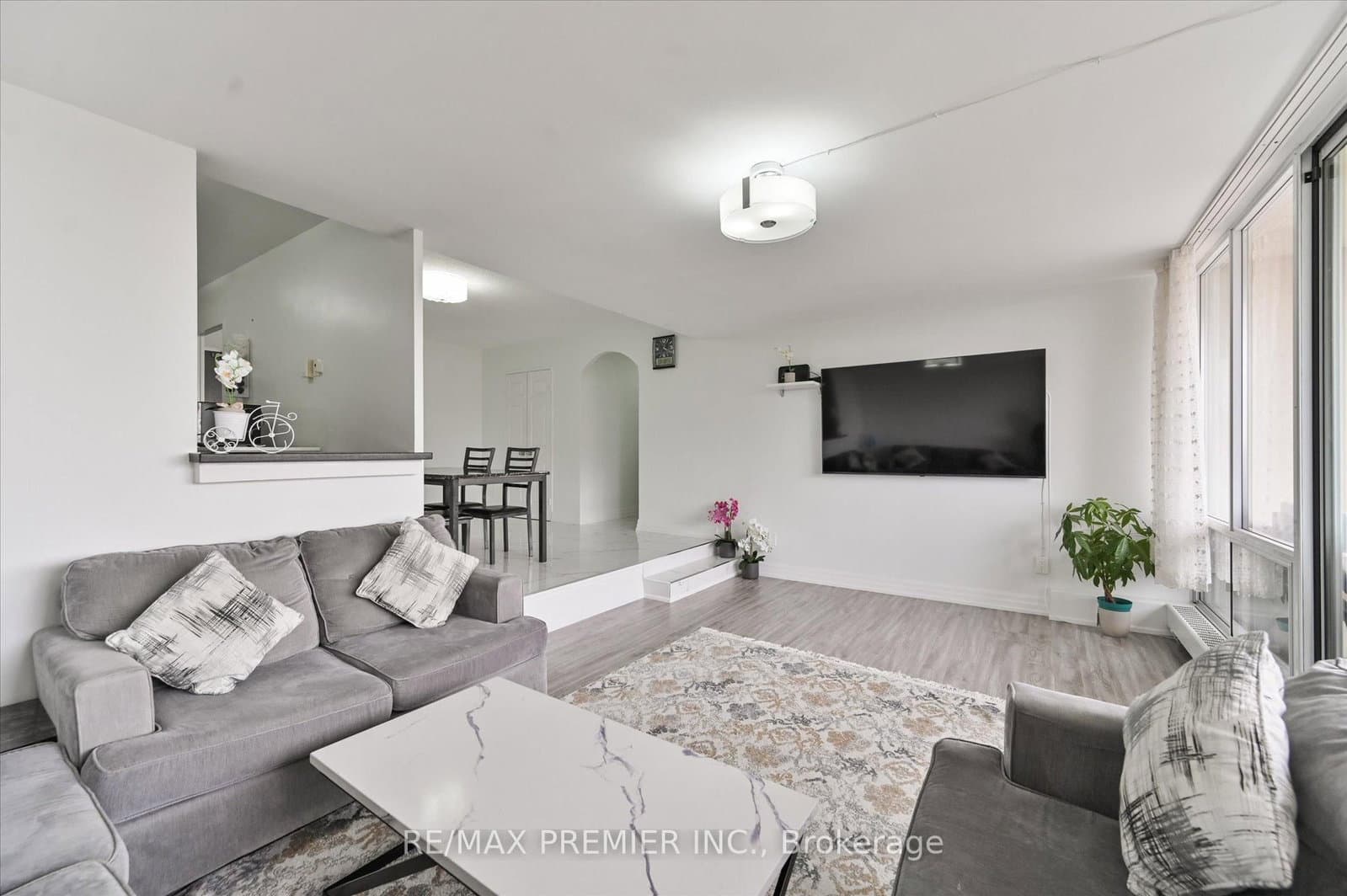 25 Four Winds Drive, Unit 604 thumbnail 10