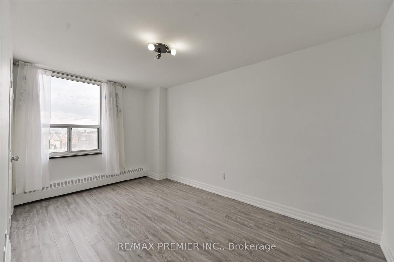 25 Four Winds Drive, Unit 604 thumbnail 16