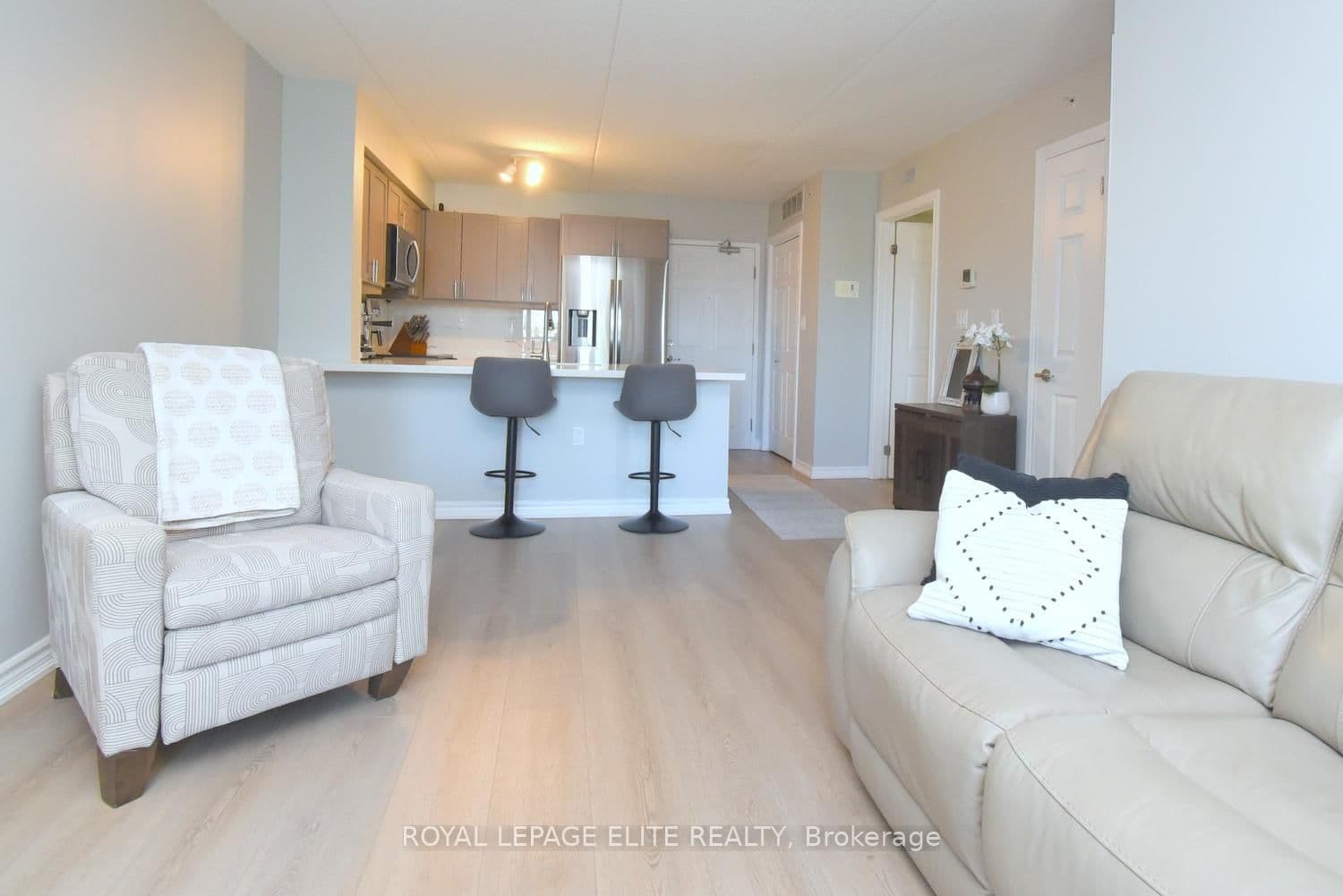 1380 Main Street E, Unit 303 thumbnail 11