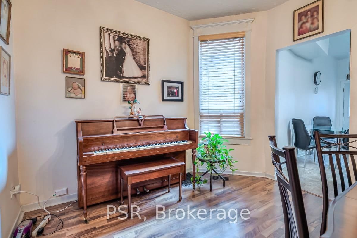 41 Springhurst Avenue thumbnail 8