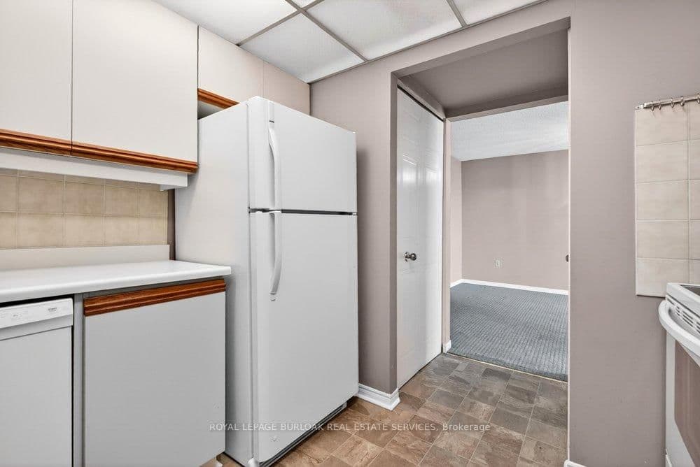 1225 North Shore Boulevard E, Unit 710 thumbnail 14