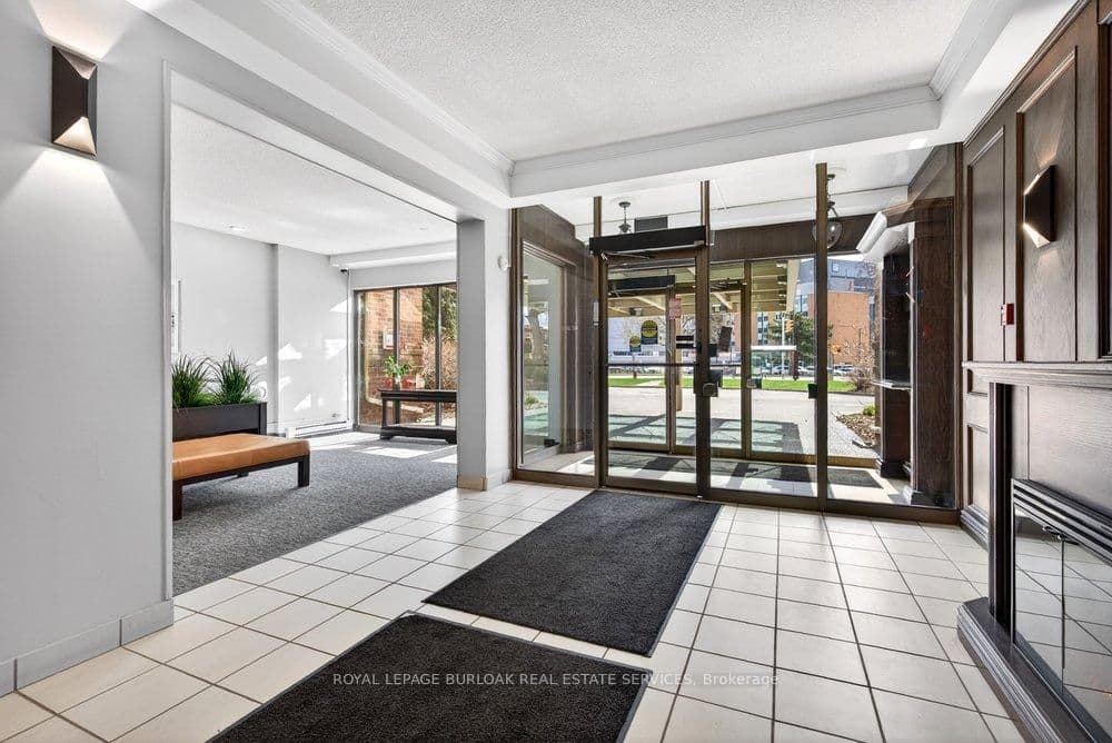 1225 North Shore Boulevard E, Unit 710 thumbnail 3