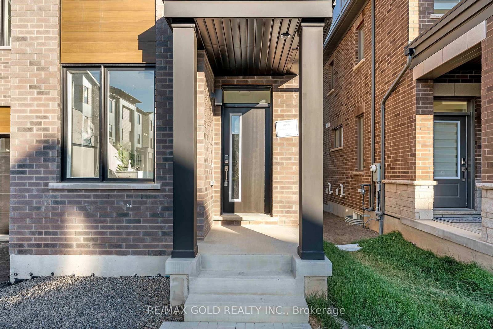 39 Timber Falls Drive thumbnail 3