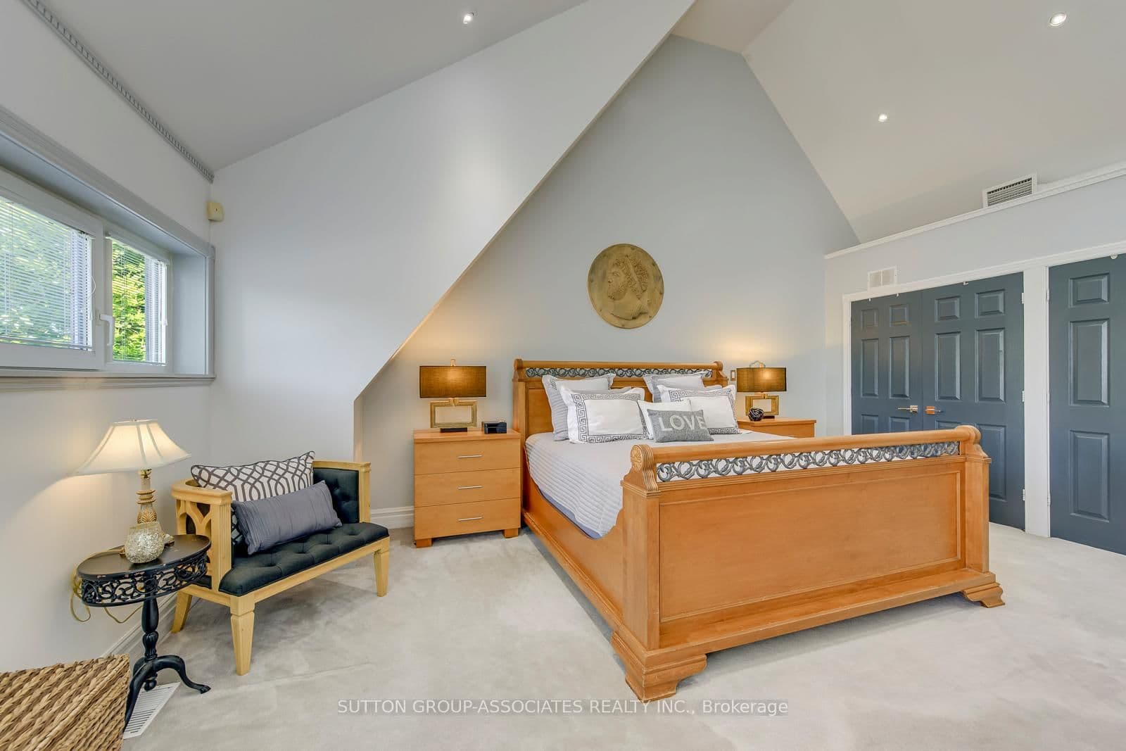 18 Martin Grove Road thumbnail 15