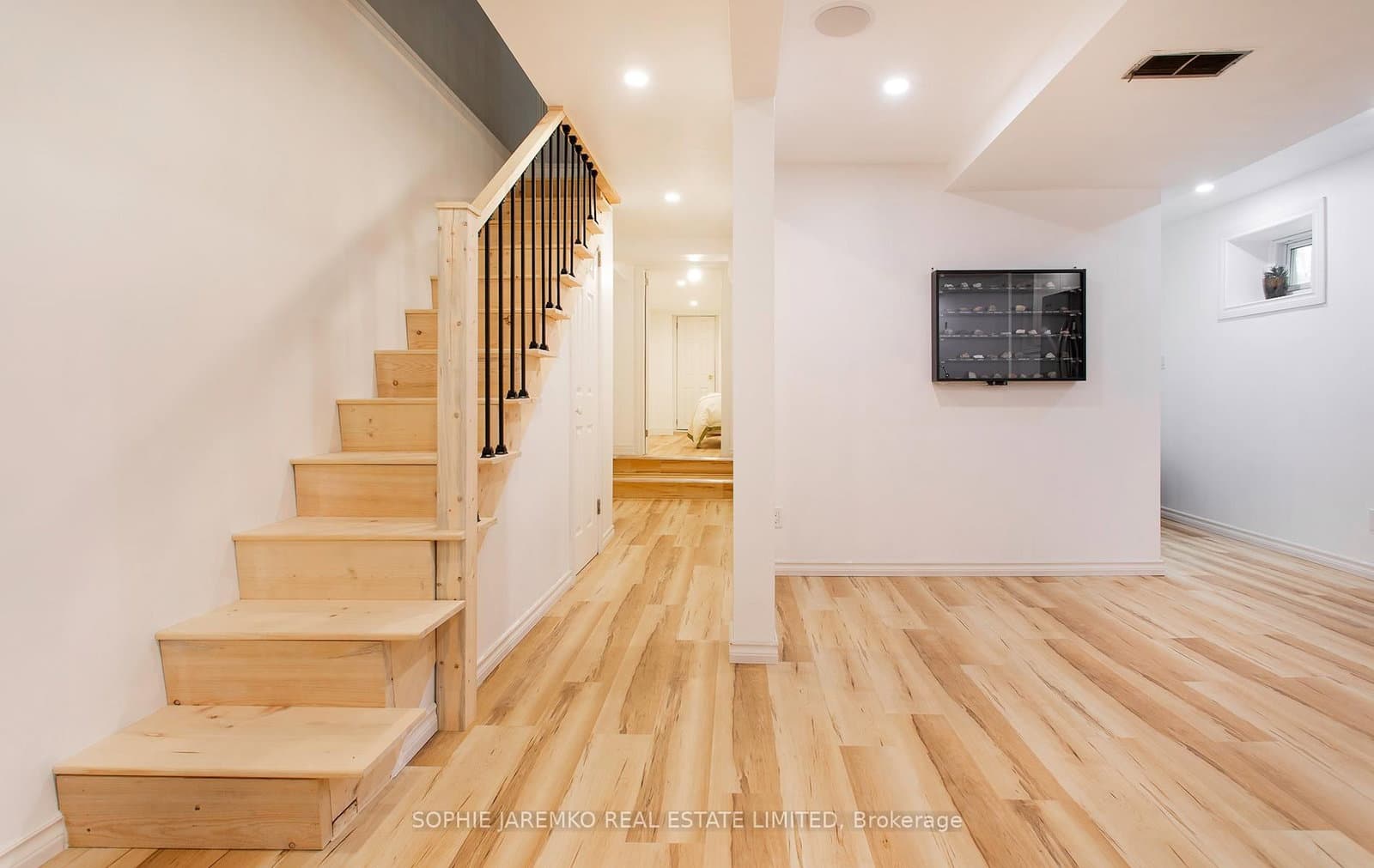 144 Eileen Avenue thumbnail 35