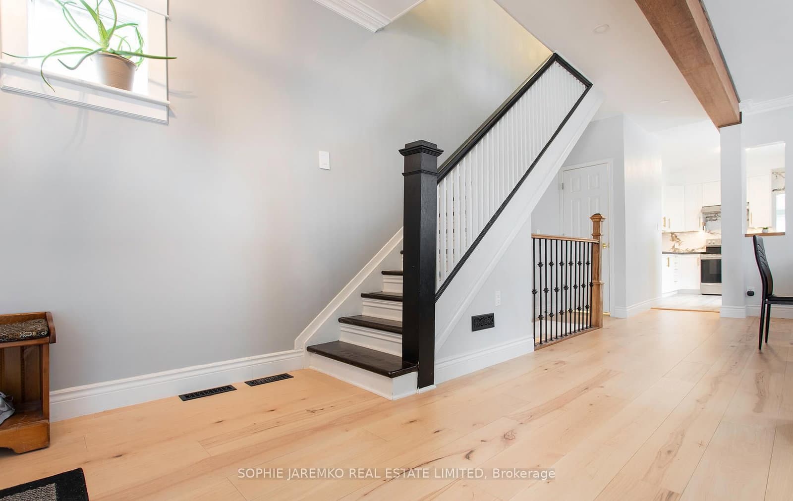 144 Eileen Avenue thumbnail 4
