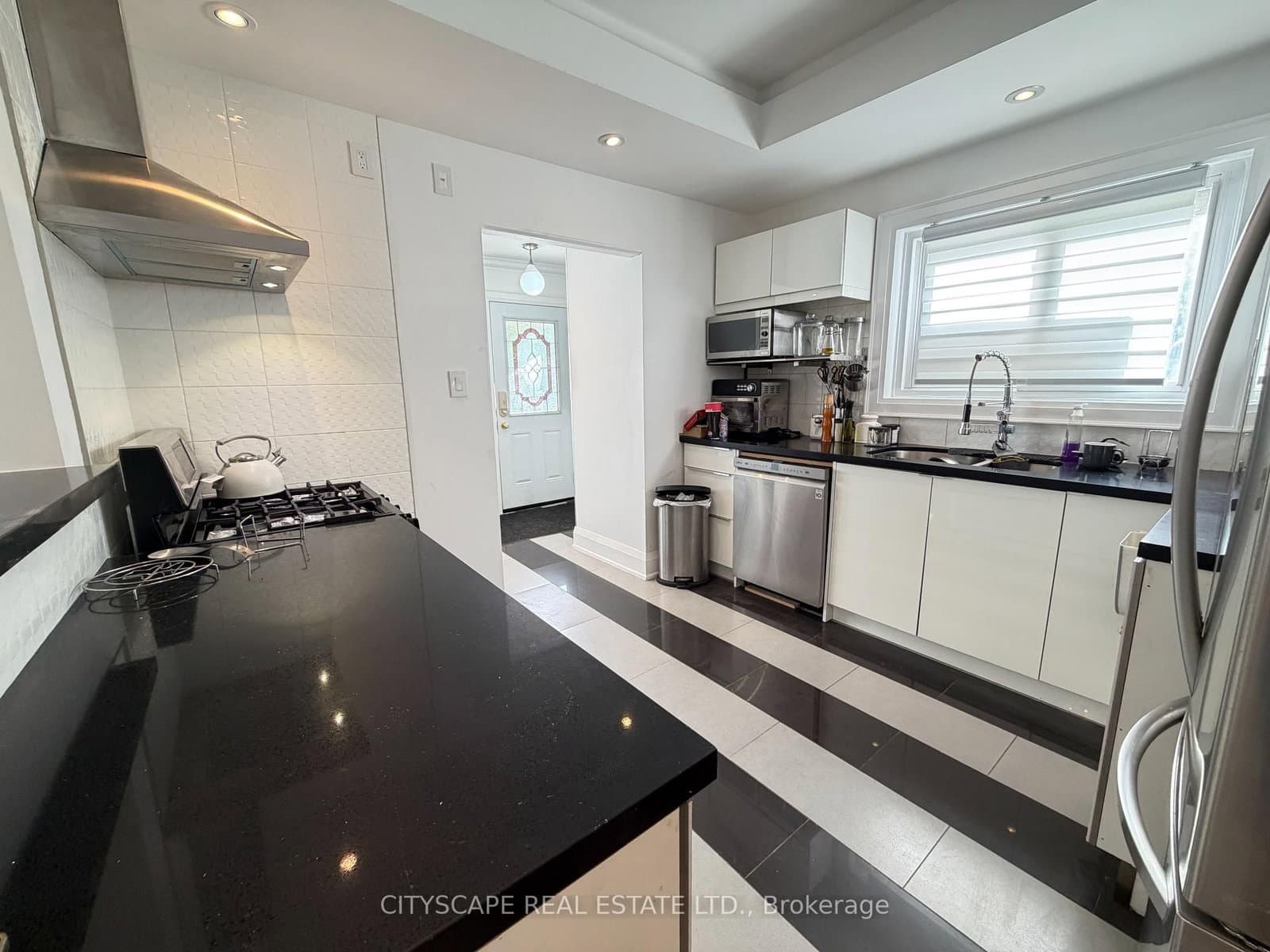 135 Bonham Boulevard, Unit Upper thumbnail 15