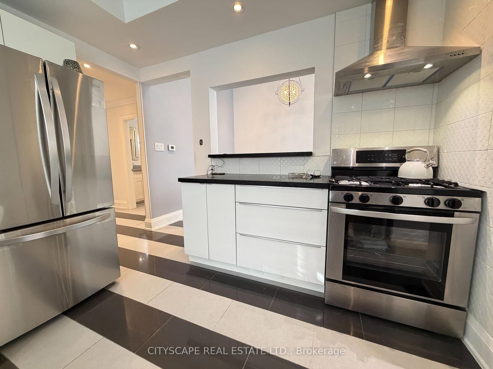 135 Bonham Boulevard, Unit Upper thumbnail 17