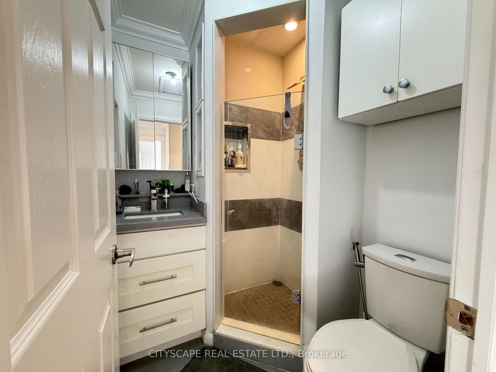 135 Bonham Boulevard, Unit Upper thumbnail 25