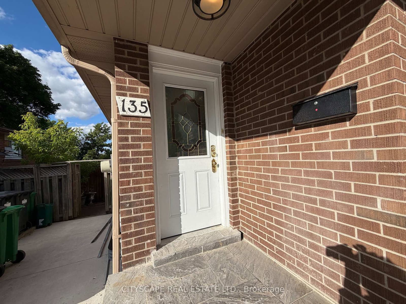 135 Bonham Boulevard, Unit Upper thumbnail 4