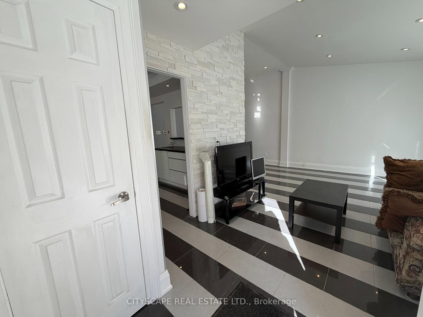 135 Bonham Boulevard, Unit Upper thumbnail 5