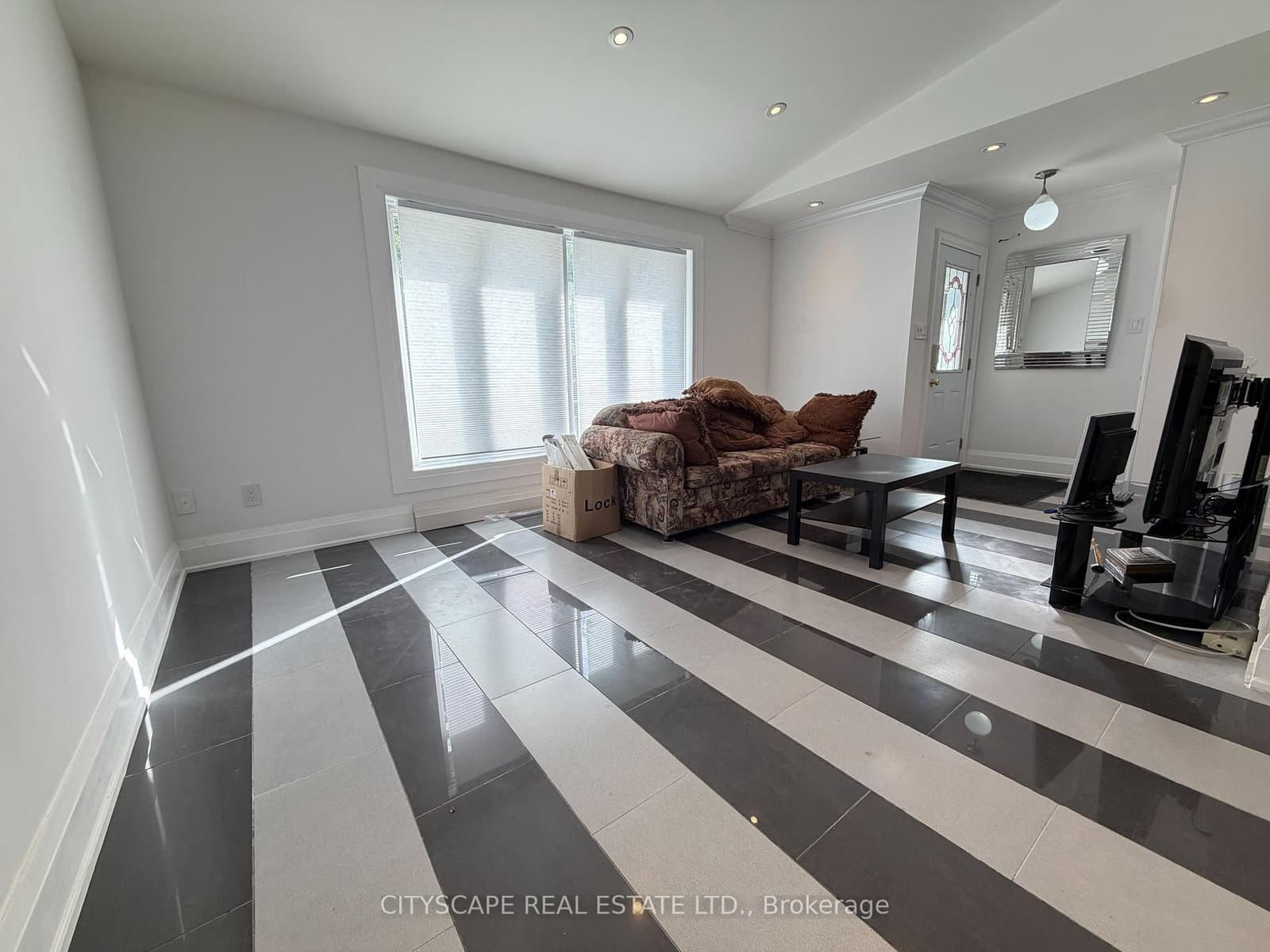 135 Bonham Boulevard, Unit Upper thumbnail 9