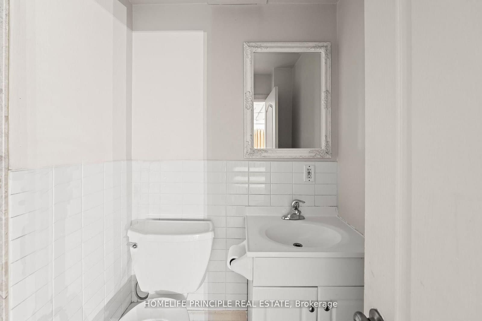 1270 Finch Avenue W, Unit 1 thumbnail 33