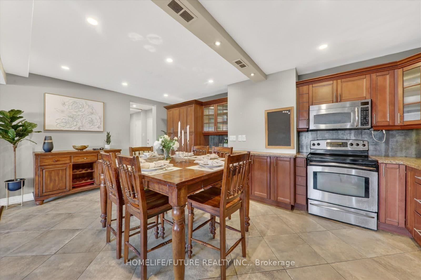 15 Elizabeth Street N, Unit 704 thumbnail 13