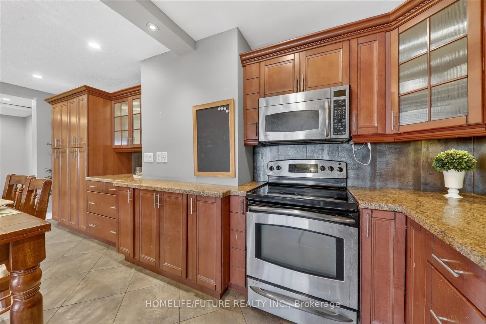 15 Elizabeth Street N, Unit 704 thumbnail 14