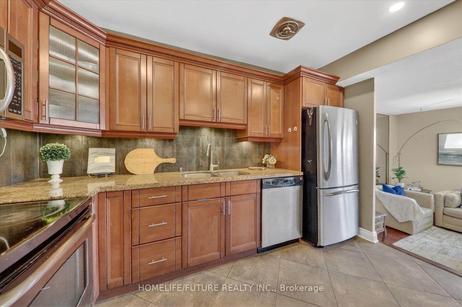 15 Elizabeth Street N, Unit 704 thumbnail 15