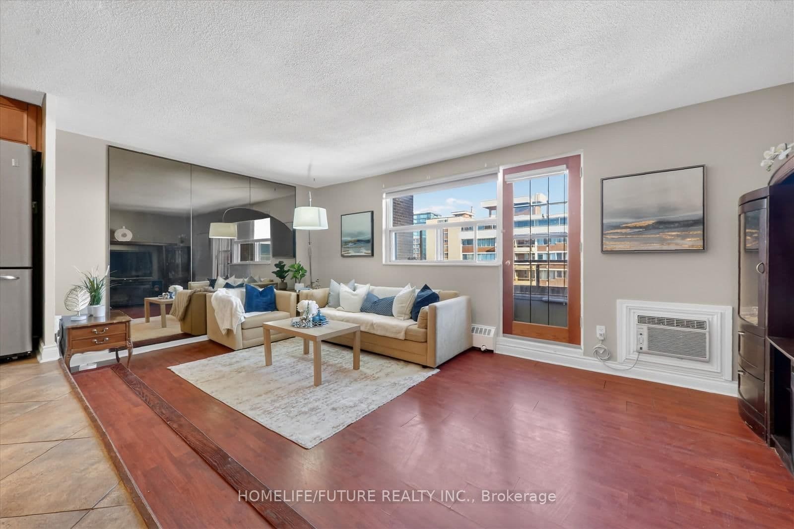 15 Elizabeth Street N, Unit 704 thumbnail 17
